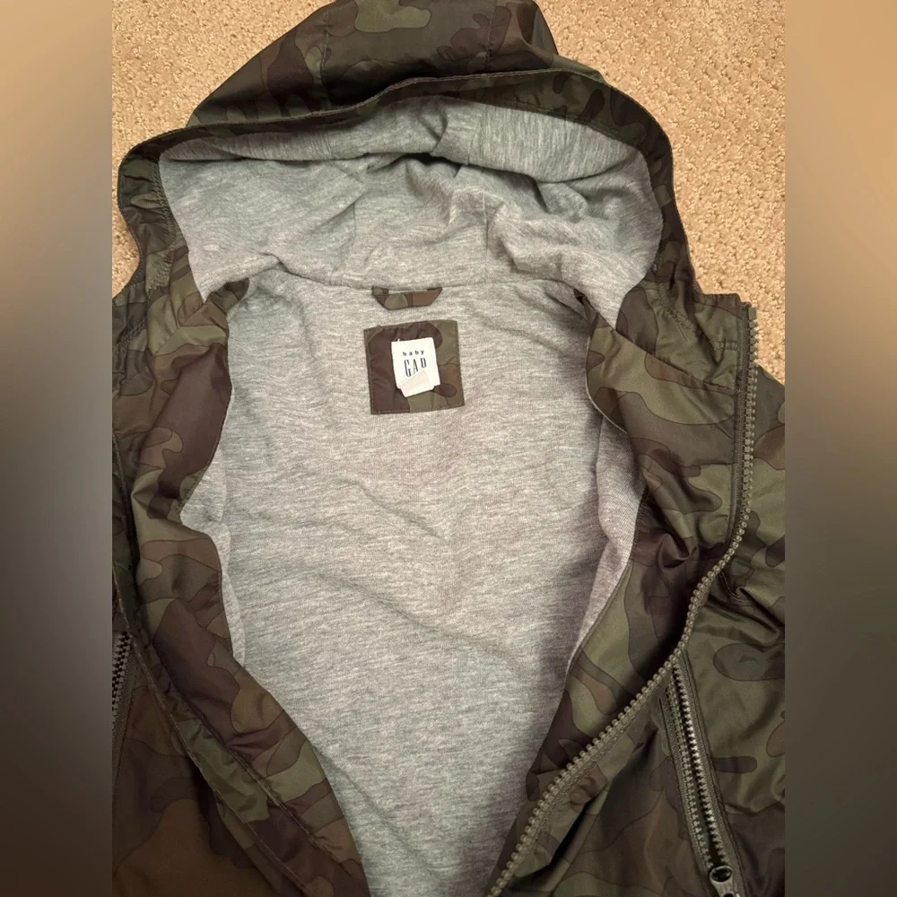 Baby Gap lightweight jacket. Size 2 toddler
